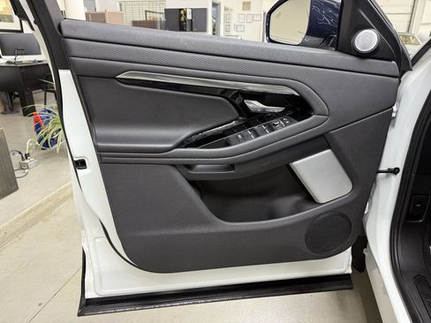 Used 2020 Land Rover Range Rover Evoque S image 10