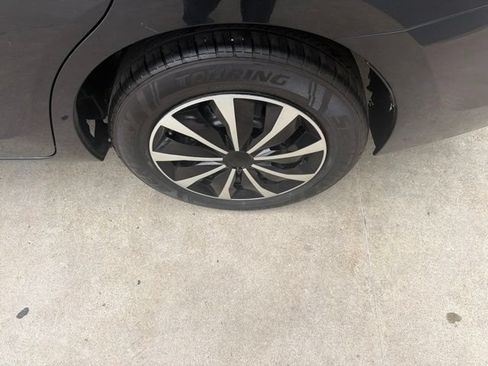 Used 2015 Toyota Corolla LE FWD image 26