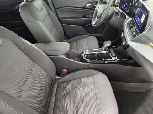Used 2025 Chevrolet Trax LT w/ Driver Confidence Package FWD image 15