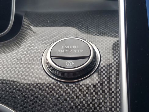 Used 2025 Mercedes-Benz CLE 300 4MATIC Coupe image 28