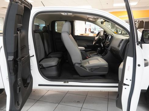 Used 2020 Chevrolet Colorado W/T w/ WT Convenience Package RWD image 30