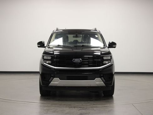 Used 2025 Ford Expedition Platinum w/ Driver's Package AWD/4WD image 3