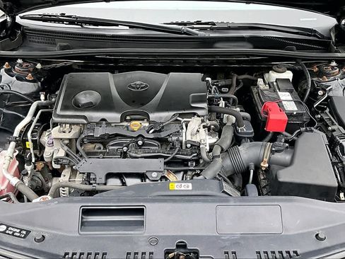 Used 2019 Toyota Camry SE image 30