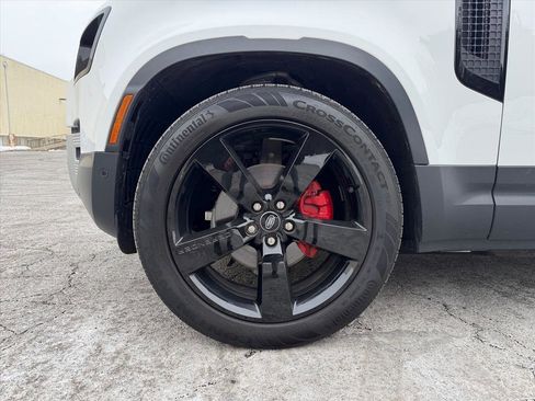 Used 2024 Land Rover Defender 110 S image 7