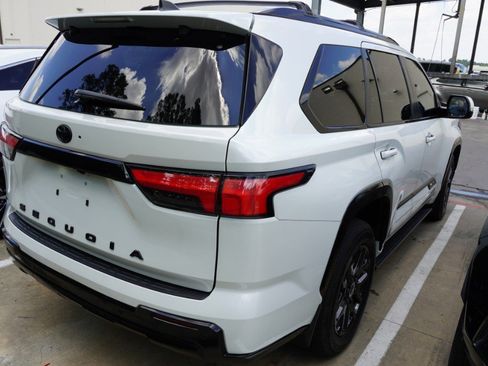 Used 2024 Toyota Sequoia Platinum image 4