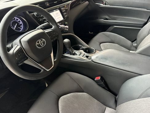 Used 2019 Toyota Camry LE image 4