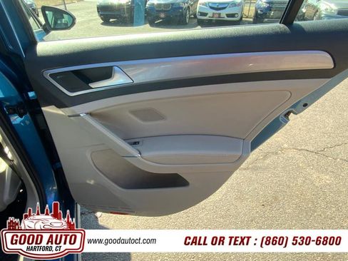 Used 2015 Volkswagen e-Golf SEL Premium image 8