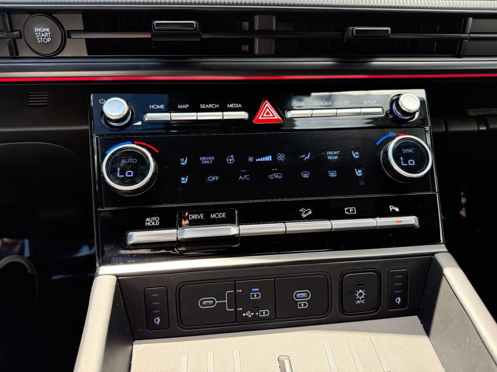 Used 2025 Hyundai Santa Fe Calligraphy FWD image 17