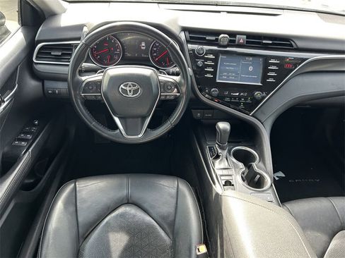 Used 2018 Toyota Camry XSE image 16