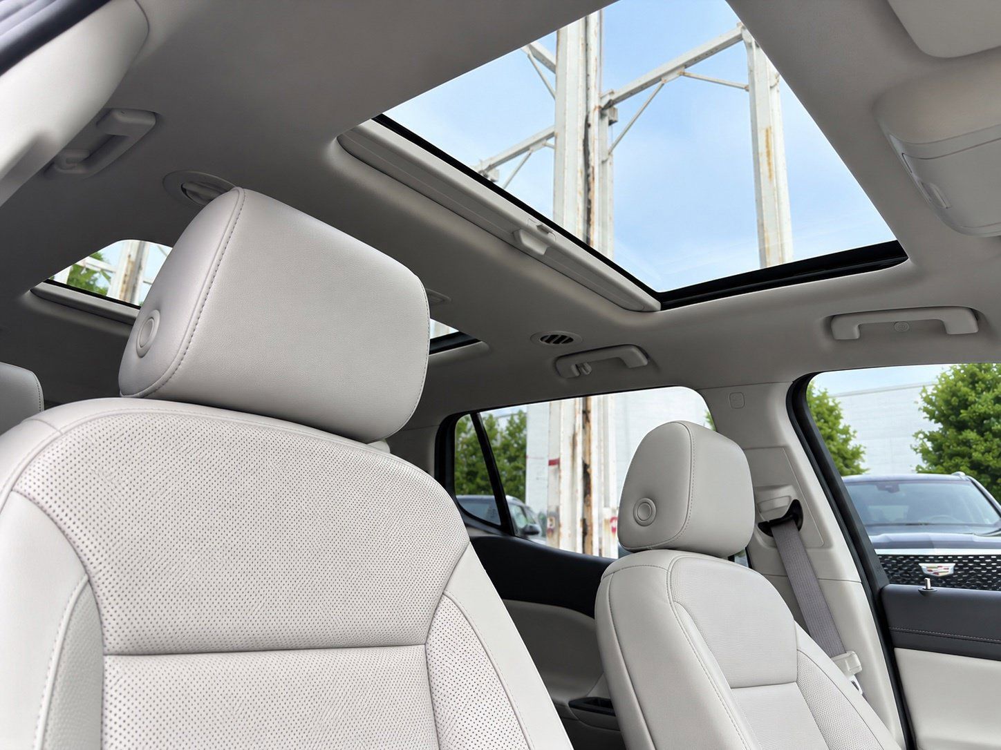 Used 2020 GMC Acadia SLT FWD image 11