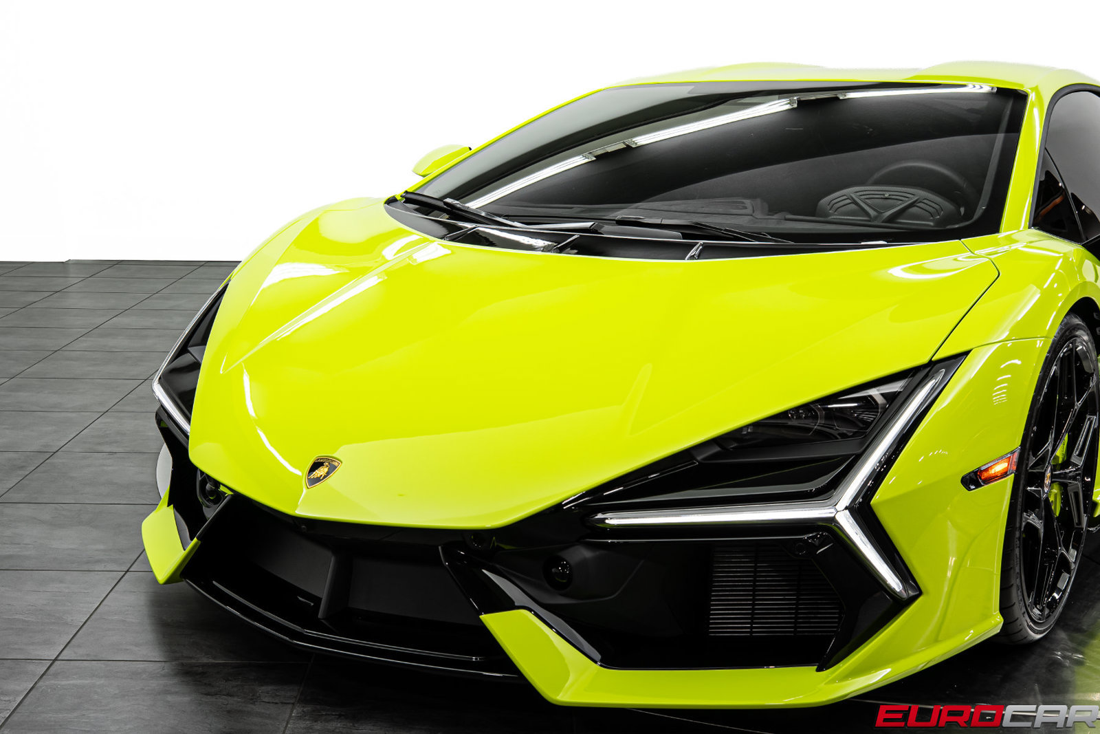 Used 2025 Lamborghini Revuelto AWD/4WD image 16