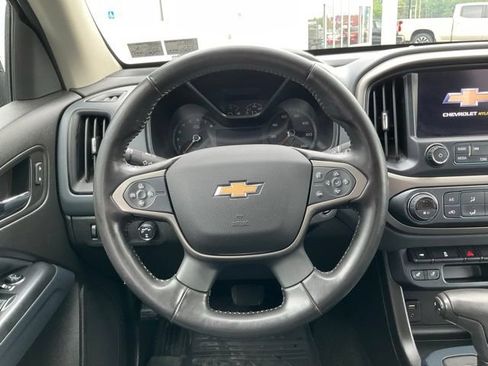 Used 2018 Chevrolet Colorado Z71 AWD/4WD image 3