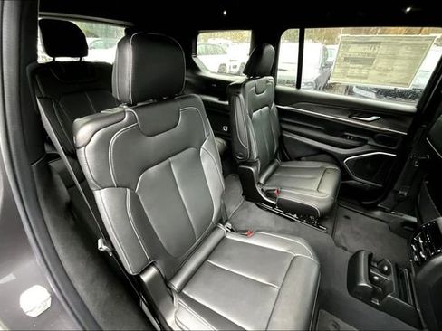 New 2024 Jeep Grand Cherokee L Limited w/ Black Appearance Package image 24