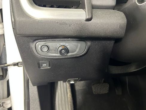 Used 2019 GMC Terrain SLE w/ Driver Convenience Package AWD/4WD image 19