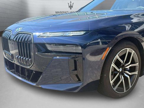 Used 2025 BMW 760i xDrive w/ Executive Package AWD/4WD image 23