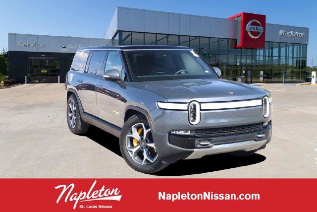 Used 2024 Rivian R1S Adventure Quad AWD/4WD image 1