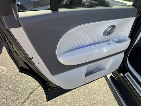 New 2026 Hyundai Ioniq 9 SEL image 13