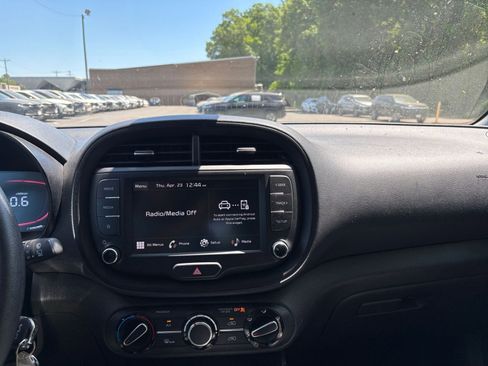 Used 2025 Kia Soul LX w/ LX Technology Package image 17