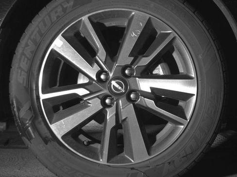 Used 2025 Nissan Versa SV FWD image 13