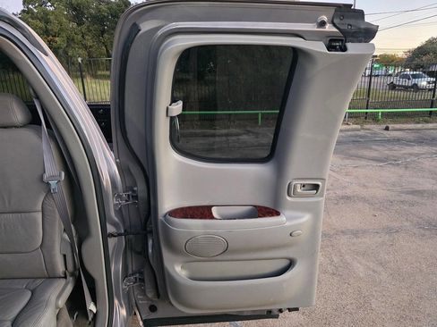 Used 2000 Toyota Tundra Limited image 18