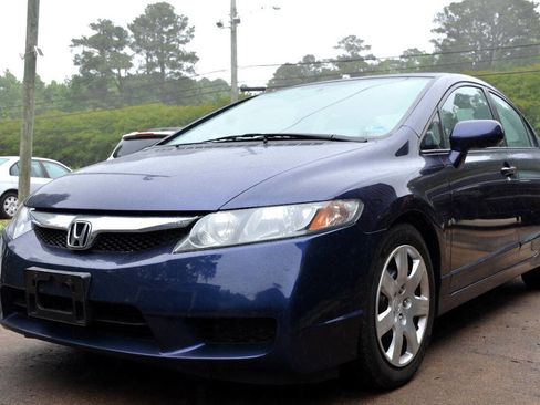 Used 2010 Honda Civic LX image 2