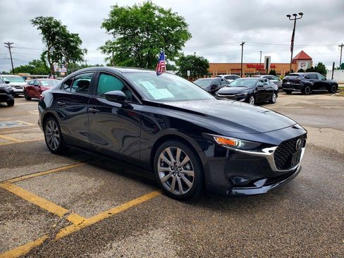 Used 2024 MAZDA MAZDA3 s FWD image 3