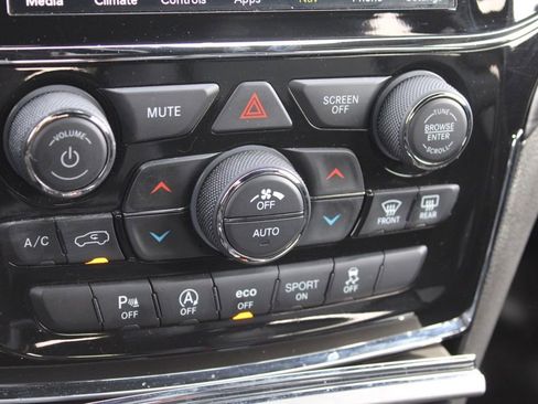 Used 2021 Jeep Grand Cherokee Laredo X image 39