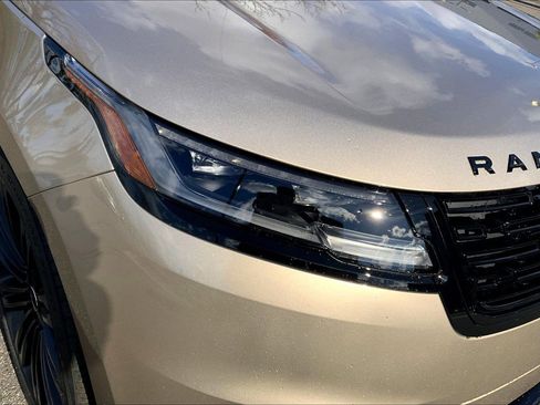 New 2026 Land Rover Range Rover Velar Dynamic SE image 13