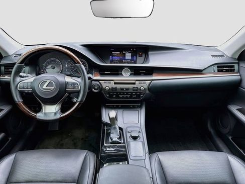 Used 2016 Lexus ES 350 w/ Premium Package w/Wood Trim FWD image 15