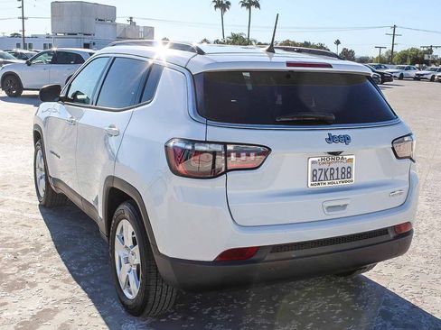 Used 2022 Jeep Compass Latitude image 4