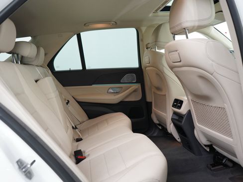 Used 2020 Mercedes-Benz GLE 350 4MATIC w/ Premium Package image 12