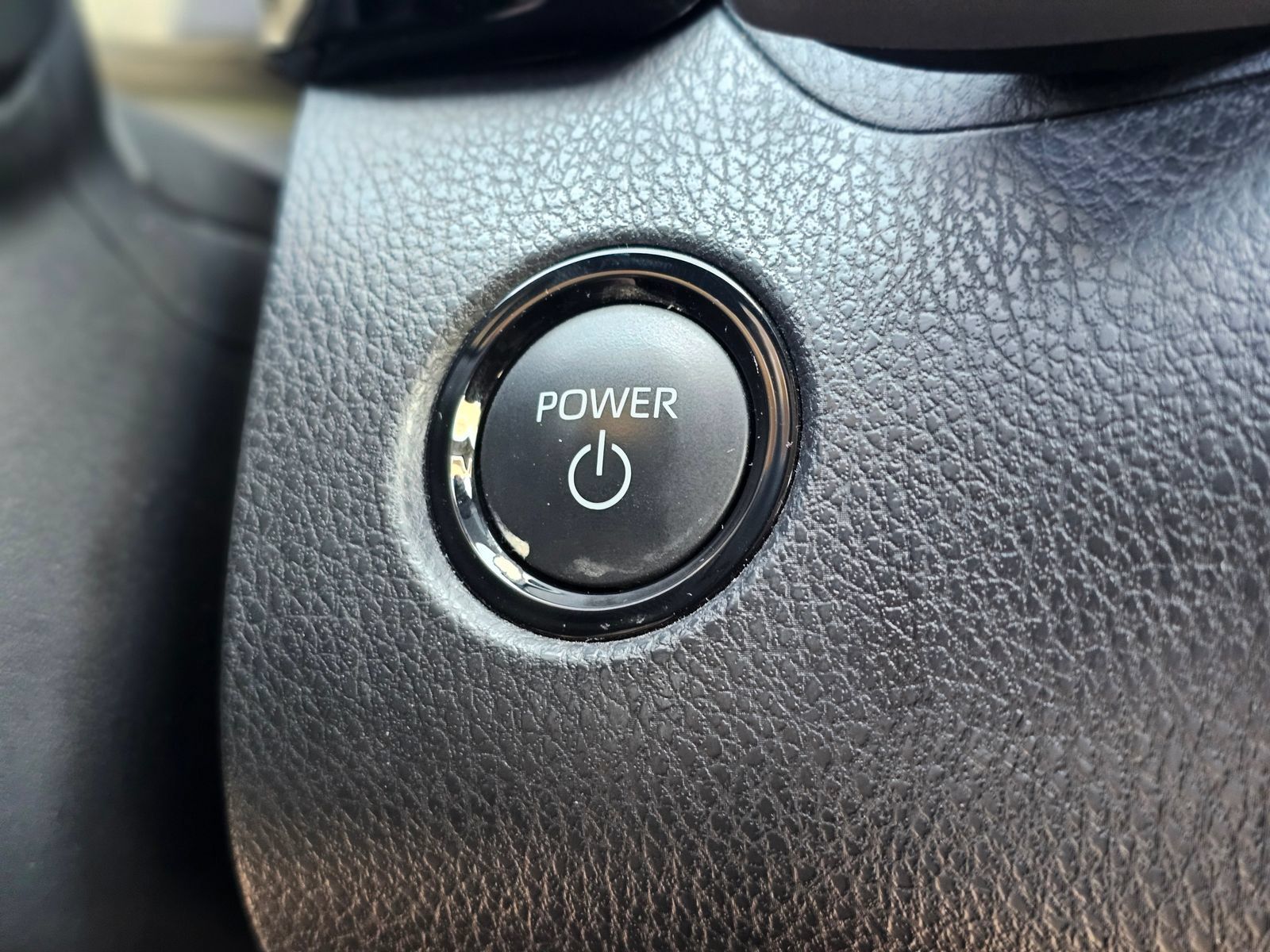 Used 2025 Toyota Camry XLE FWD image 18