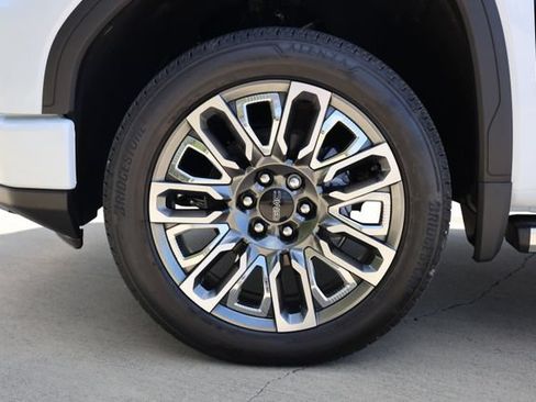 Used 2026 GMC Sierra 1500 Denali Ultimate AWD/4WD image 9
