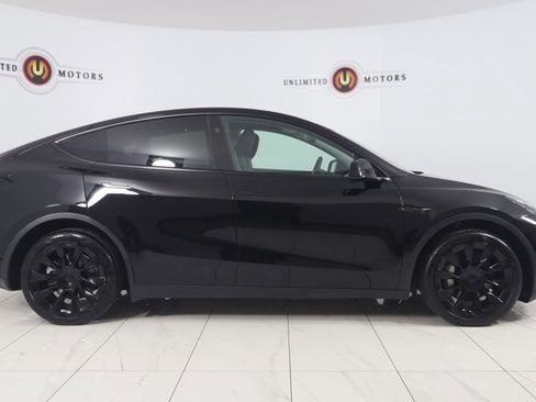 Used 2025 Tesla Model Y Long Range image 2