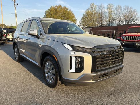 Used 2025 Hyundai Palisade SEL FWD image 3