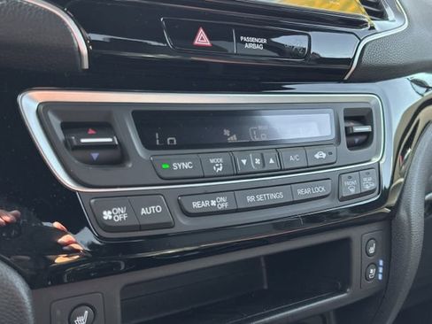 Used 2025 Honda Ridgeline Black Edition image 43
