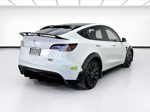 Used 2023 Tesla Model Y Performance AWD/4WD image 4