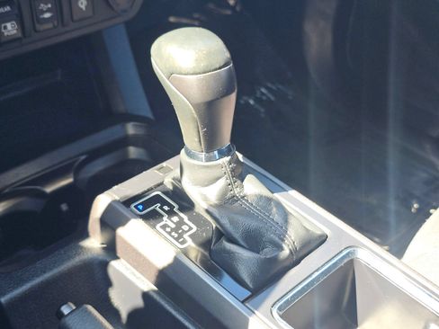 Used 2018 Toyota Tacoma TRD Sport RWD image 27