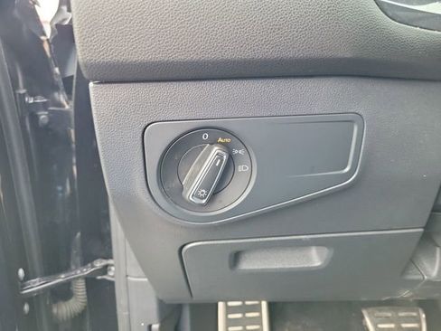 Used 2023 Volkswagen Tiguan SE R-Line image 15