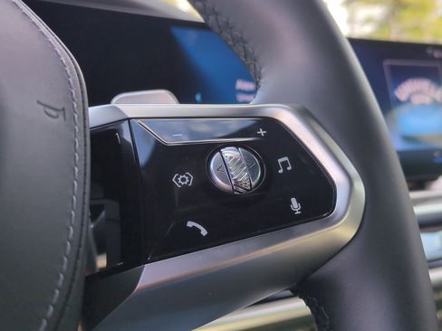 Certified 2023 BMW 740i w/ Parking Assistance Package image 19