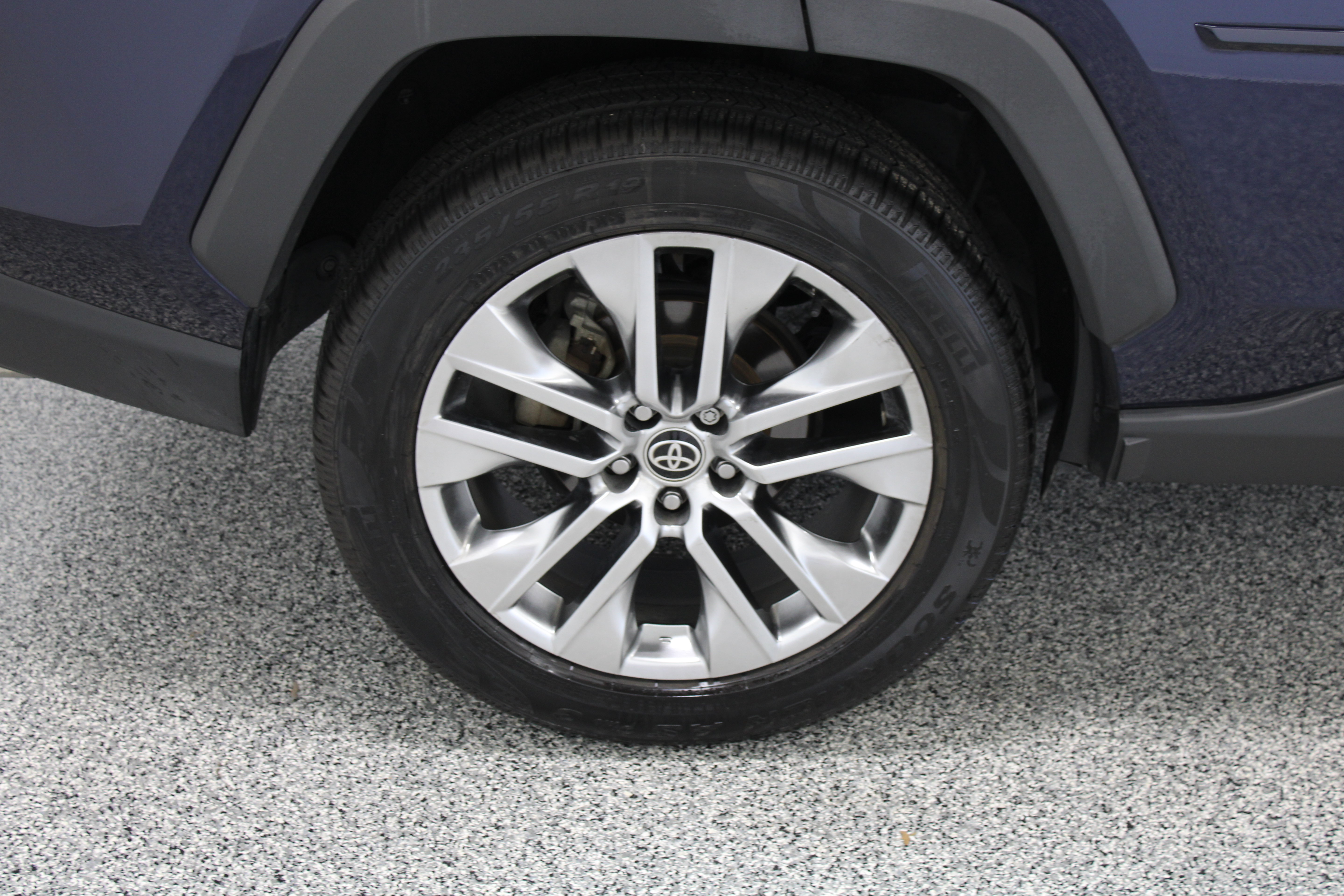 Used 2021 Toyota RAV4 XLE Premium FWD image 6