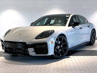 New 2025 Porsche Panamera 4
