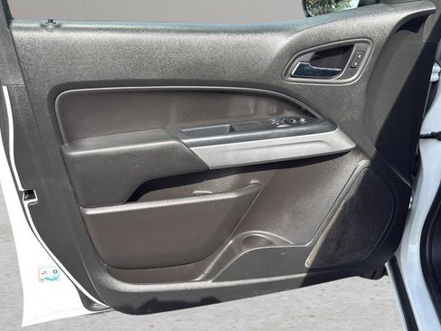 Used 2021 Chevrolet Colorado LT w/ Fleet Safety Package image 10