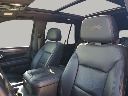 Used 2021 Chevrolet Tahoe High Country w/ Premium Package image 32