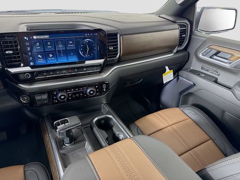 New 2026 Chevrolet Silverado 1500 High Country w/ High Country Premium Package AWD/4WD image 24