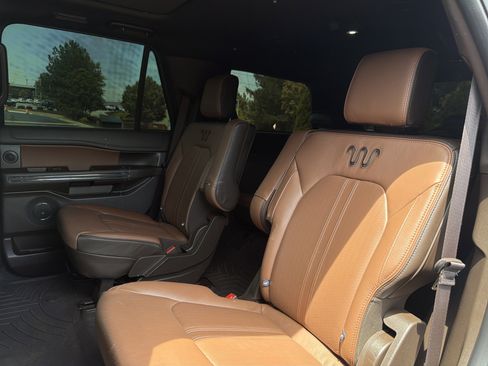 Used 2024 Ford Expedition King Ranch RWD image 9