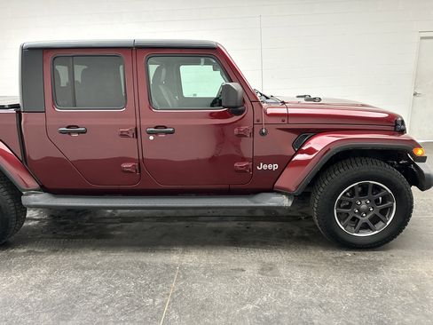 Used 2021 Jeep Gladiator Overland w/ Uconnect 4C Nav & Sound Group image 11