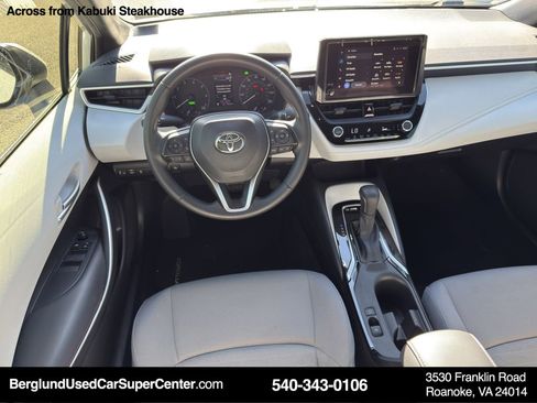 Used 2024 Toyota Corolla SE image 12