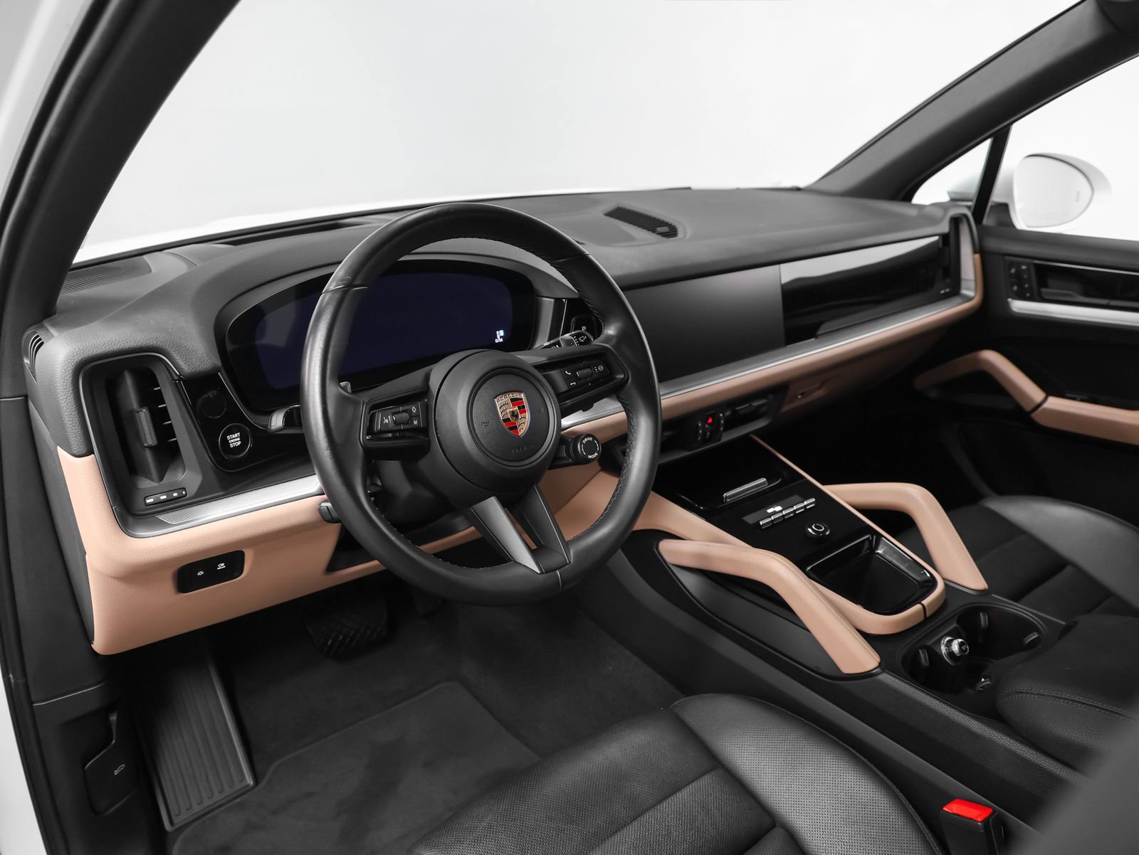 Certified 2024 Porsche Cayenne AWD/4WD image 4