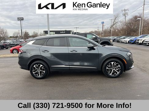Certified 2024 Kia Sportage EX image 8